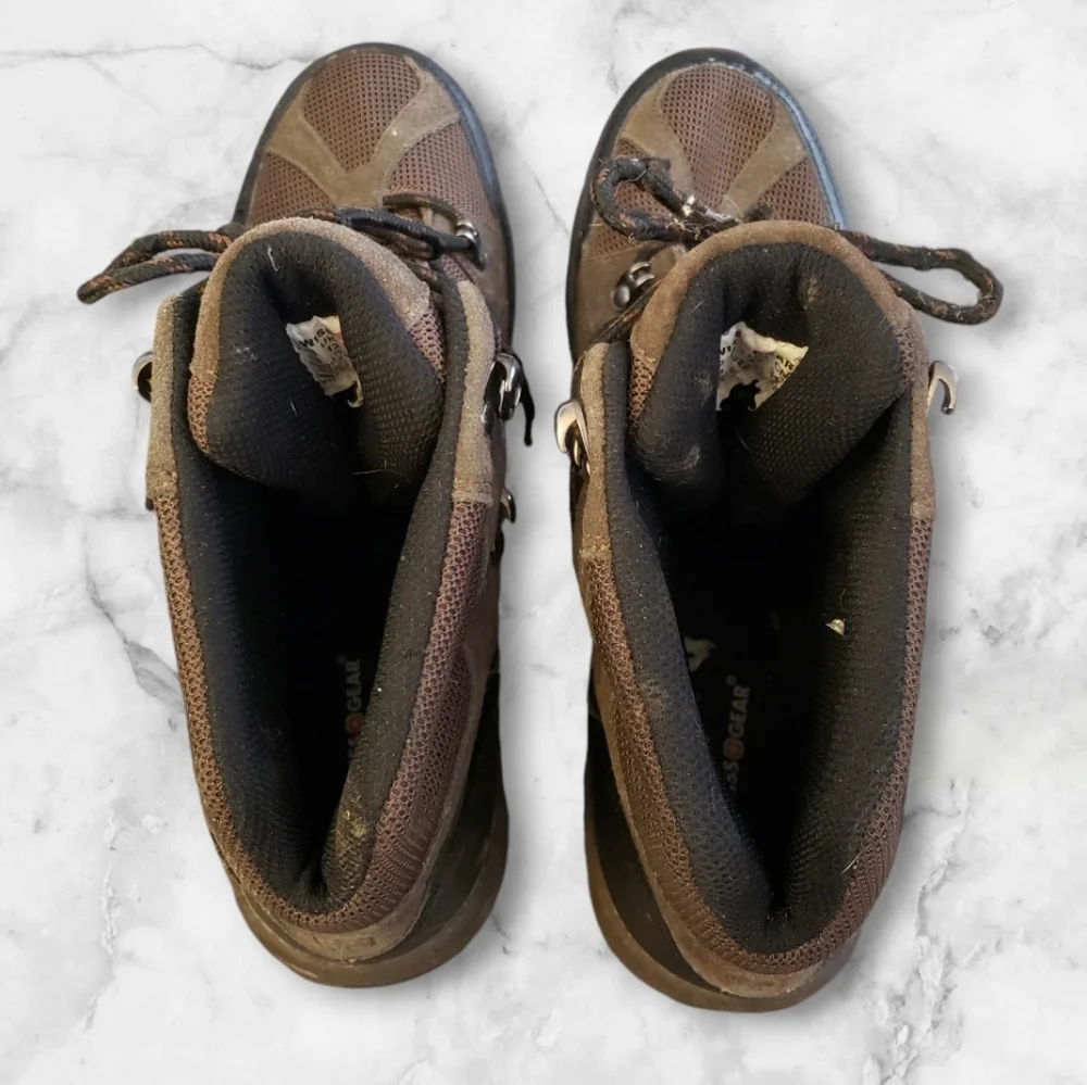 Swiss Gear Hiking Boots in Brown Size 13